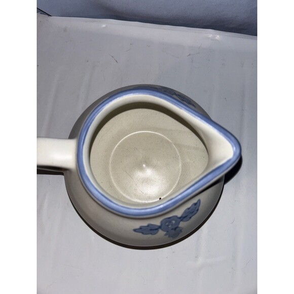 Pfaltzgraff Yorktowne Gravy Boat & Saucer - Picture 6 of 6